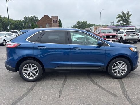 Used 2022 Ford Edge SEL w/ Convenience Package image 4
