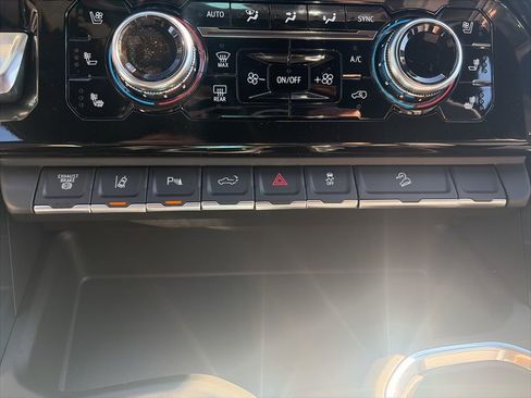 New 2026 GMC Sierra 2500 Denali w/ Denali Reserve Package image 18