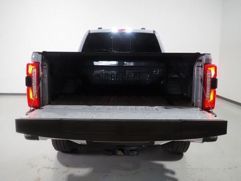 Used 2024 Ford F250 4x4 Crew Cab Lariat w/ FX4 Pkg w/ Chrome Package image 51