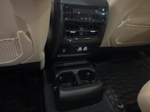 Used 2021 Jeep Grand Cherokee L Limited w/ Trailer Tow Group (B) image 24