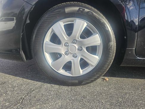 Used 2014 Toyota Camry L image 5