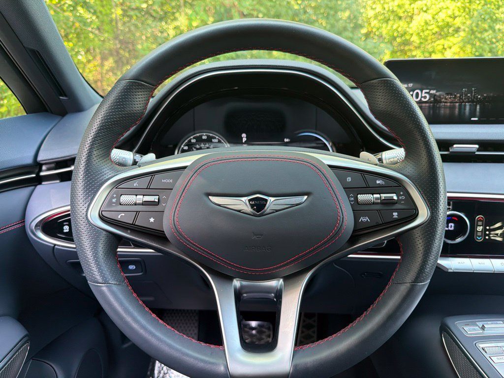 Used 2025 Genesis GV70 3.5T Sport AWD/4WD image 12