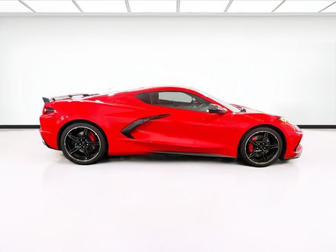 Used 2021 Chevrolet Corvette Stingray Coupe w/ Z51 Performance Package RWD image 21