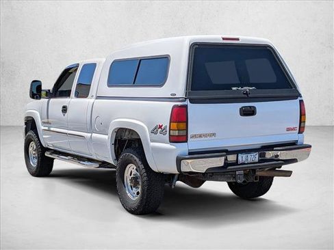 Used 2006 GMC Sierra 2500 SLE w/ Onstar Plus Package AWD/4WD image 7