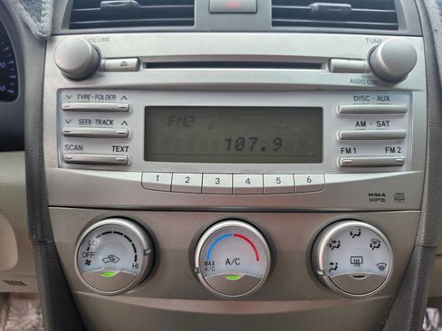 Used 2010 Toyota Camry LE image 36