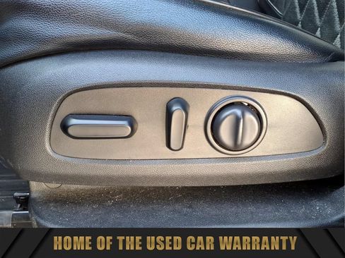 Used 2021 Chevrolet Equinox LT FWD image 17