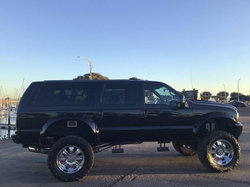 Used 2001 Ford Excursion XLT image 16