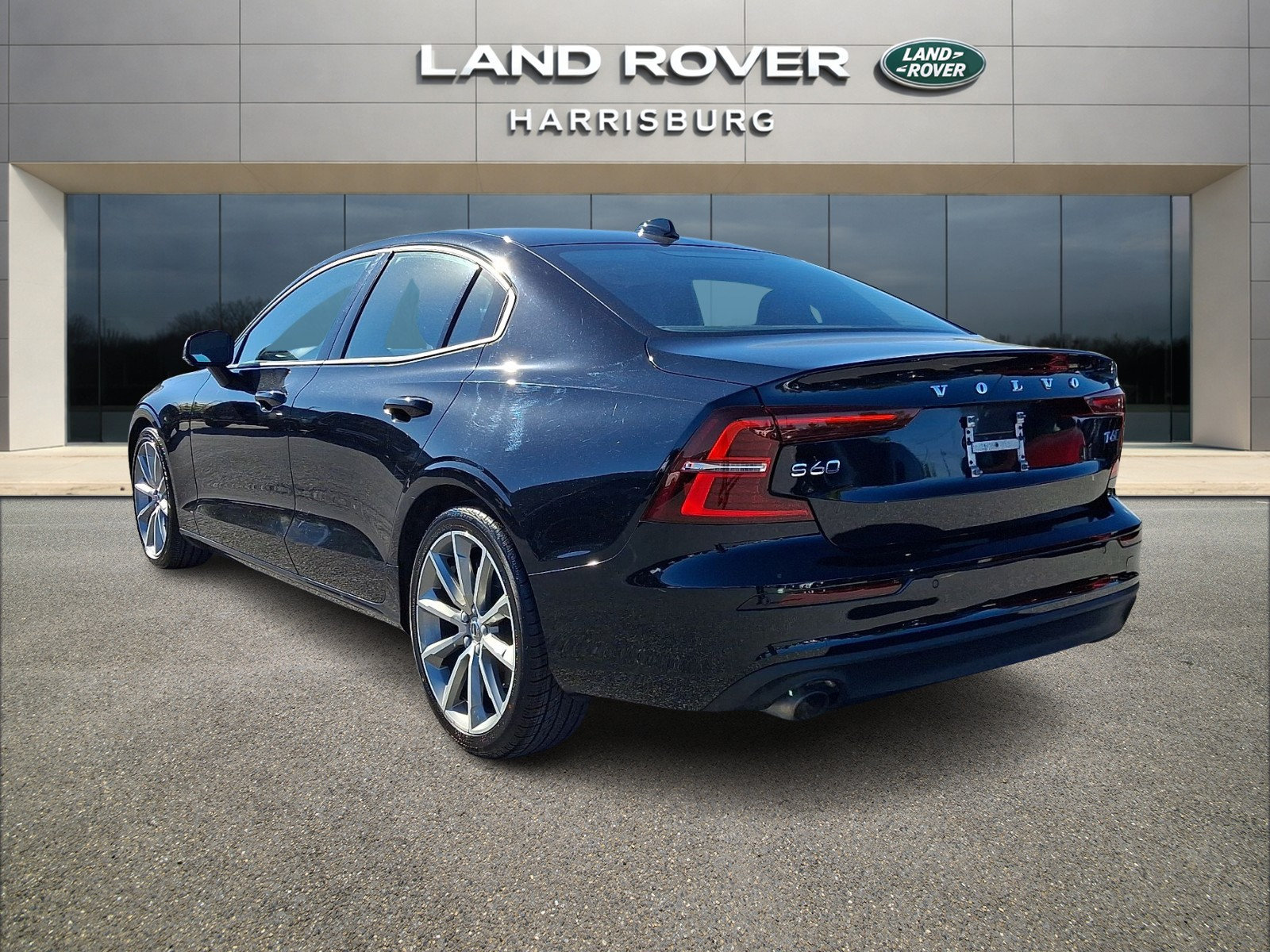 Used 2020 Volvo S60 T6 Momentum AWD/4WD image 2