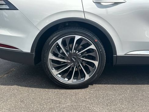 New 2026 Lincoln Aviator Reserve AWD/4WD image 18