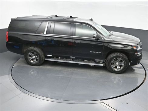 Used 2016 Chevrolet Suburban LT image 36