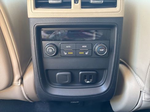 Used 2017 Buick Envision Premium w/ Driver Confidence Package AWD/4WD image 19