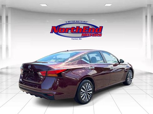Used 2025 Nissan Altima 2.5 SV FWD image 7