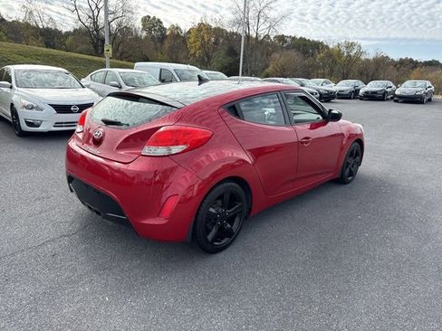 Used 2013 Hyundai Veloster Base w/ Style Pkg image 8