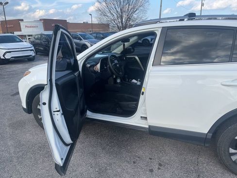 Used 2018 Toyota RAV4 LE w/ All Weather Liner Package image 6