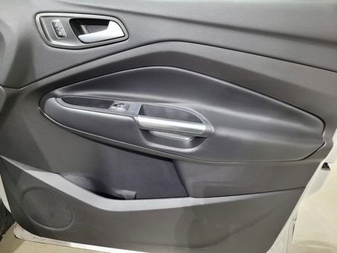 Used 2019 Ford Escape SE image 45