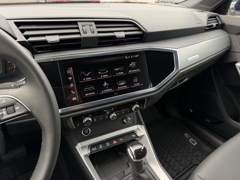 Used 2025 Audi Q3 2.0T Premium Plus w/ Premium Plus Package AWD/4WD image 19