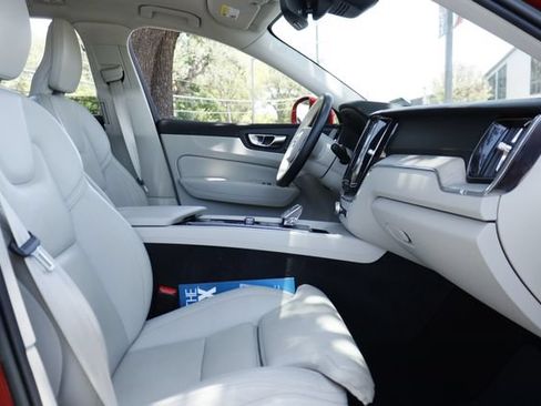 Used 2022 Volvo XC60 B5 Inscription w/ Advanced Package FWD image 23