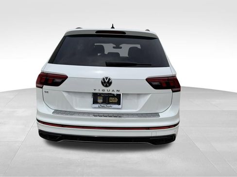 Used 2022 Volkswagen Tiguan SE R-Line image 6