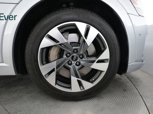 Used 2023 Audi e-tron Premium Plus w/ Premium Plus Package AWD/4WD image 20