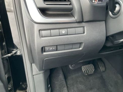 Certified 2023 Nissan Rogue SV image 19