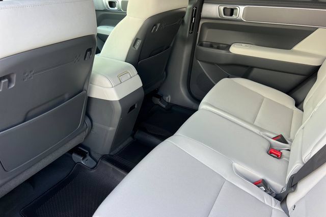 New 2027 Hyundai Santa Fe SE AWD/4WD image 11