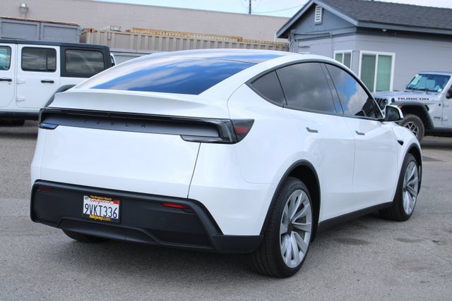 Used 2026 Tesla Model Y 2WD image 5