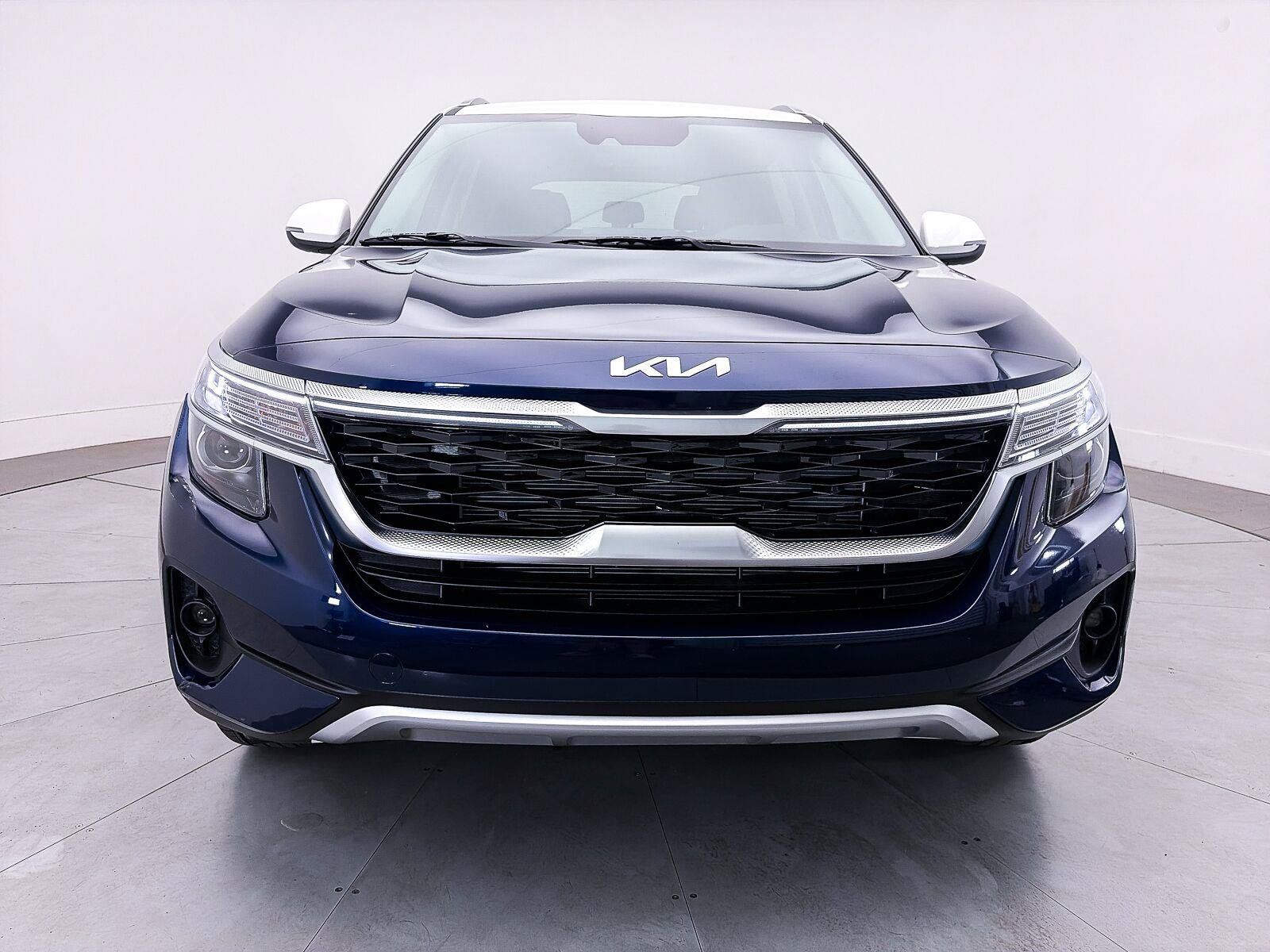 Used 2023 Kia Seltos S w/ Navigation Package FWD image 8