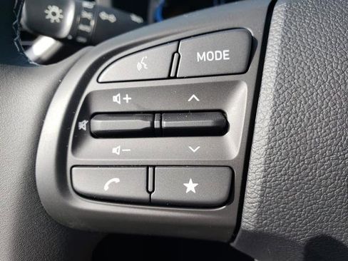 New 2025 Hyundai Venue SEL image 17