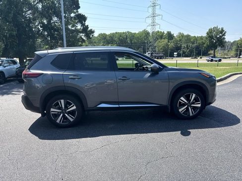 Used 2023 Nissan Rogue SL w/ SL Premium Package FWD image 6