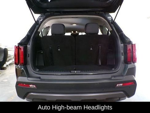 Used 2022 Kia Sorento S image 14