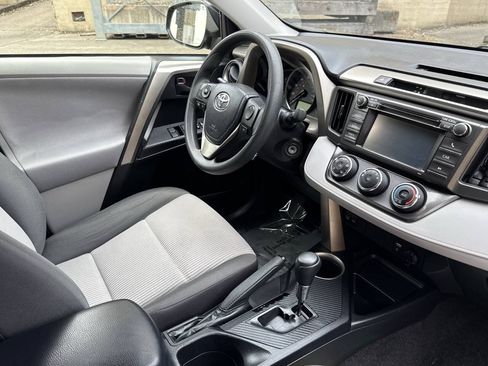 Used 2013 Toyota RAV4 LE AWD/4WD image 20