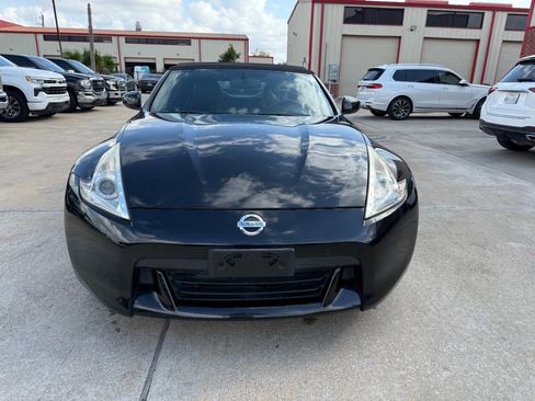 Used 2010 Nissan 370Z Touring w/ Sport Pkg image 2