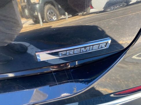 Used 2018 Chevrolet Equinox Premier image 15