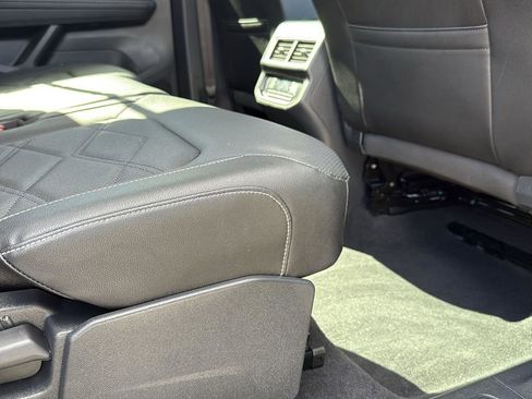 Used 2025 Volkswagen Atlas SE image 27