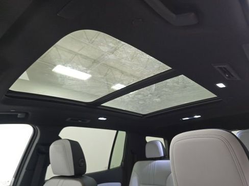 New 2026 Chevrolet Traverse High Country image 19