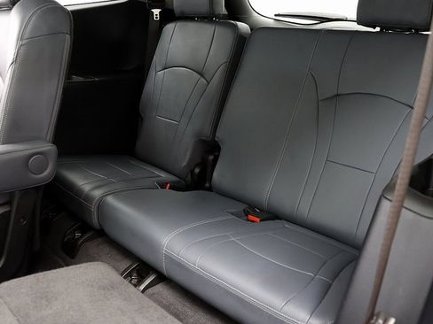 Used 2020 Buick Enclave Premium w/ Sun and Sites Package image 12