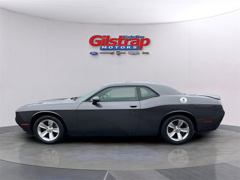 Used 2021 Dodge Challenger SXT image 3