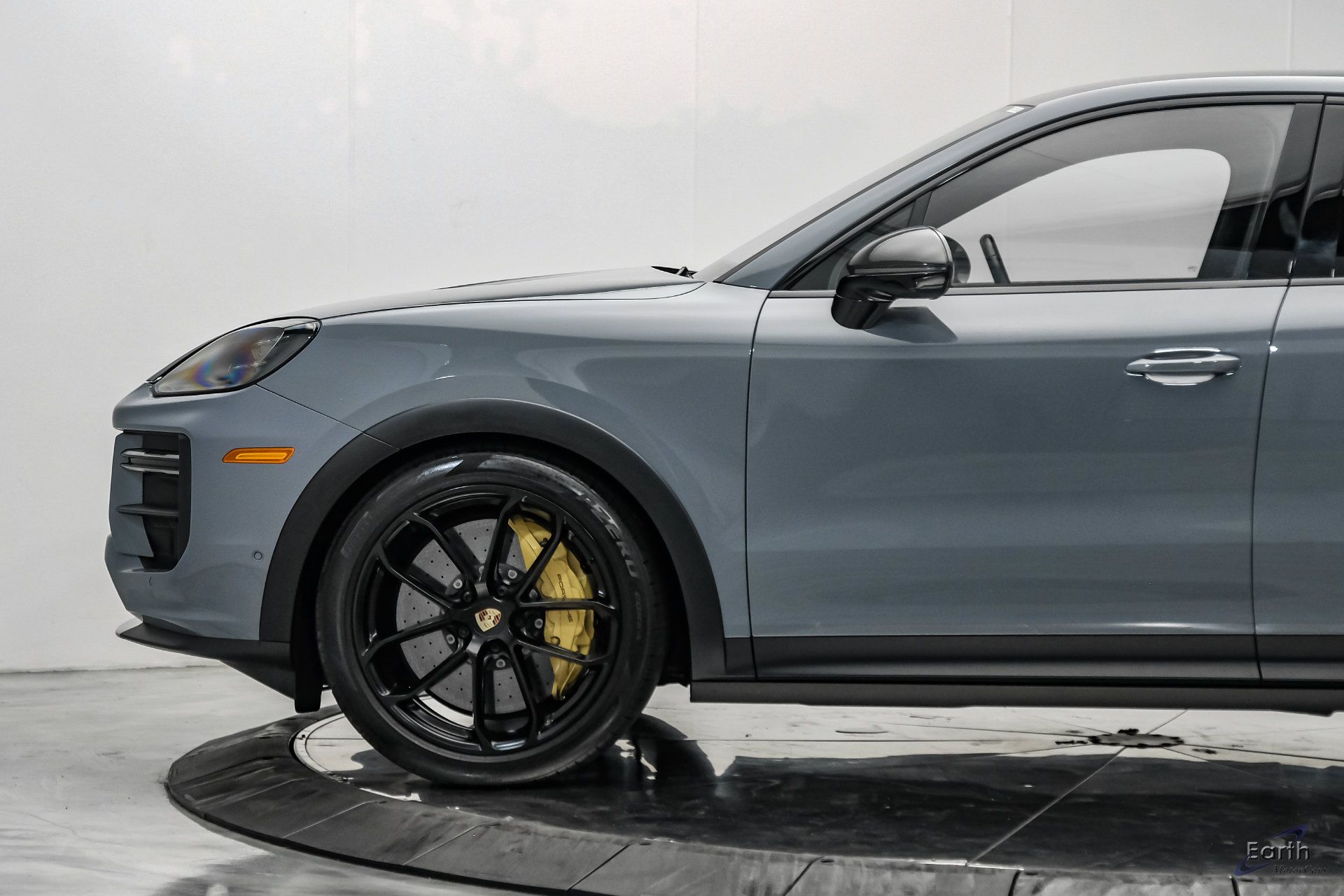 Used 2024 Porsche Cayenne Turbo GT AWD/4WD image 8