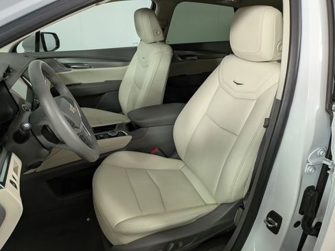 Certified 2023 Cadillac XT5 Premium Luxury w/ LPO, Floor Liner Package image 12