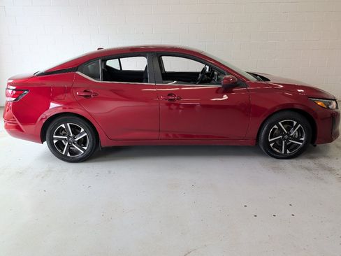 Used 2024 Nissan Sentra SV FWD image 2