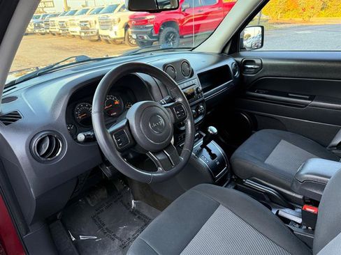 Used 2016 Jeep Patriot Latitude image 23