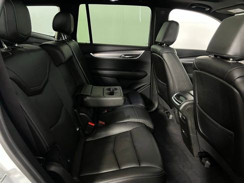 Used 2024 Cadillac XT6 Luxury w/ LPO, Floor Liner Package image 32