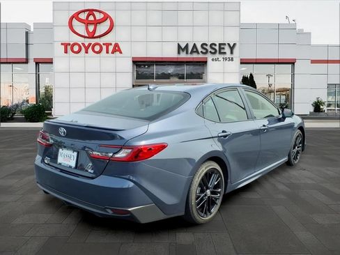 Used 2026 Toyota Camry SE FWD image 3