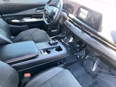 Certified 2023 Nissan Ariya FWD image 9