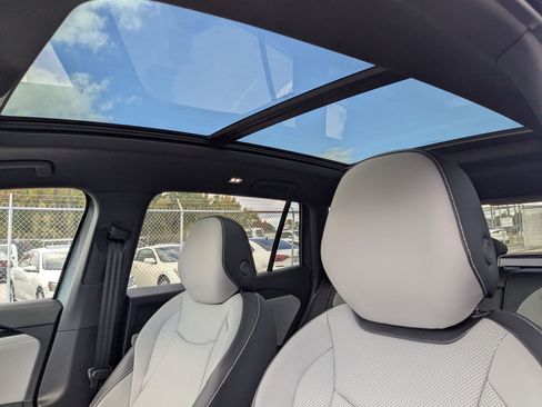 New 2026 Volkswagen Tiguan SE R-Line image 16