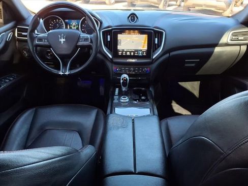 Used 2018 Maserati Ghibli GranLusso image 3