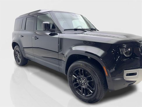 Used 2025 Land Rover Defender 110 S image 10