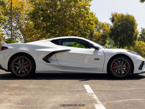 Used 2023 Chevrolet Corvette Stingray Premium Cpe w/ Z51 Performance Package image 19