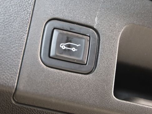 Used 2020 Cadillac XT4 Premium Luxury w/ Cold Weather Package FWD image 50