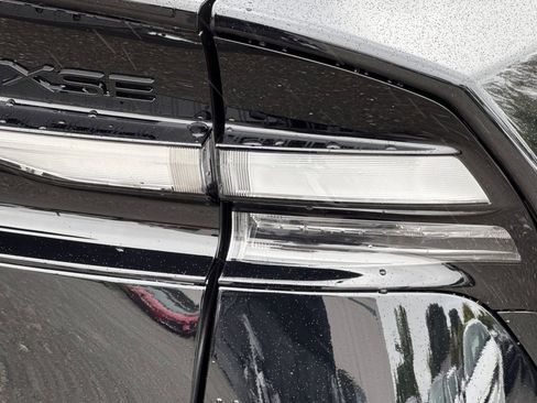 New 2026 Toyota Prius Plug-In Hybrid FWD image 31